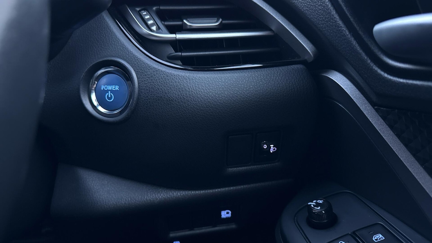 Used Toyota C-HR 2022 for sale - 77081927: Photo 37