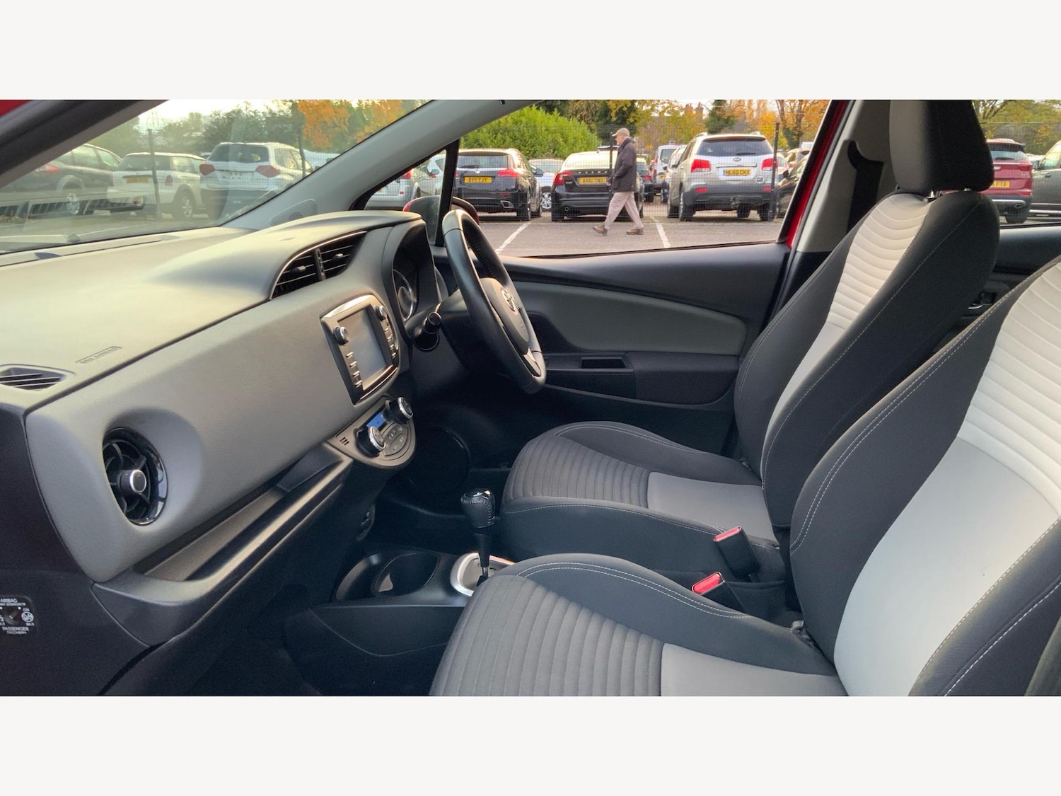 Used Toyota Yaris 2019 for sale - 76527985: Photo 12