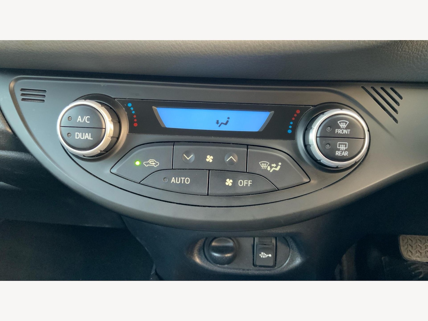 Used Toyota Yaris 2019 for sale - 76527985: Photo 28