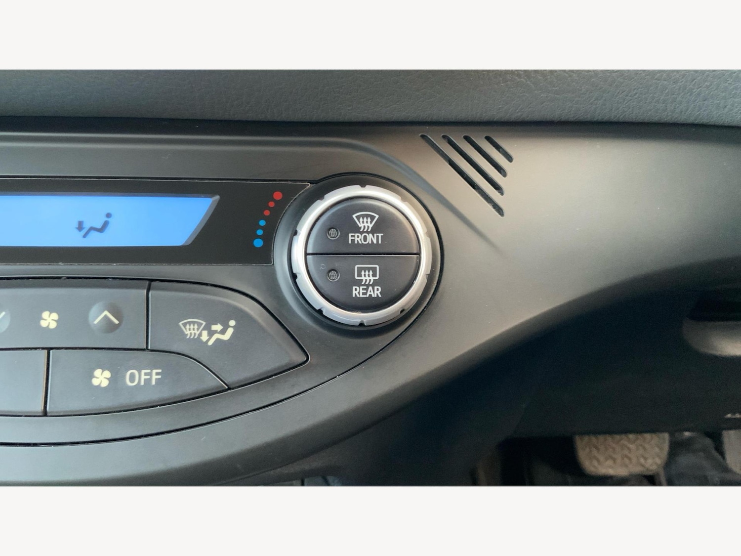 Used Toyota Yaris 2019 for sale - 76527985: Photo 29