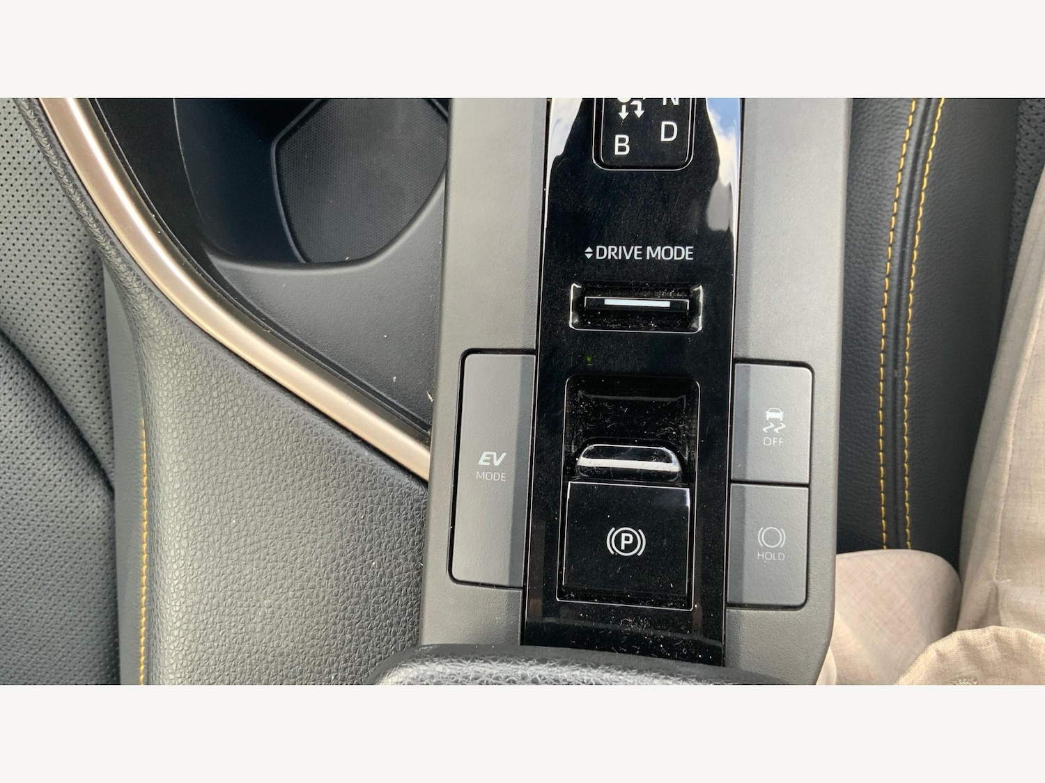 Used Toyota C-HR 2024 for sale - 76409248: Photo 34