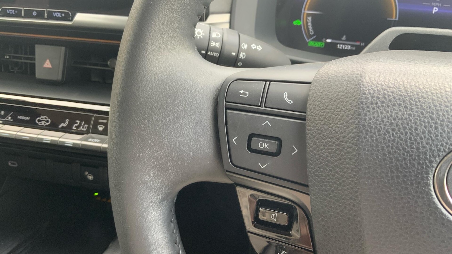 Used Toyota C-HR 2024 for sale - 76409248: Photo 35