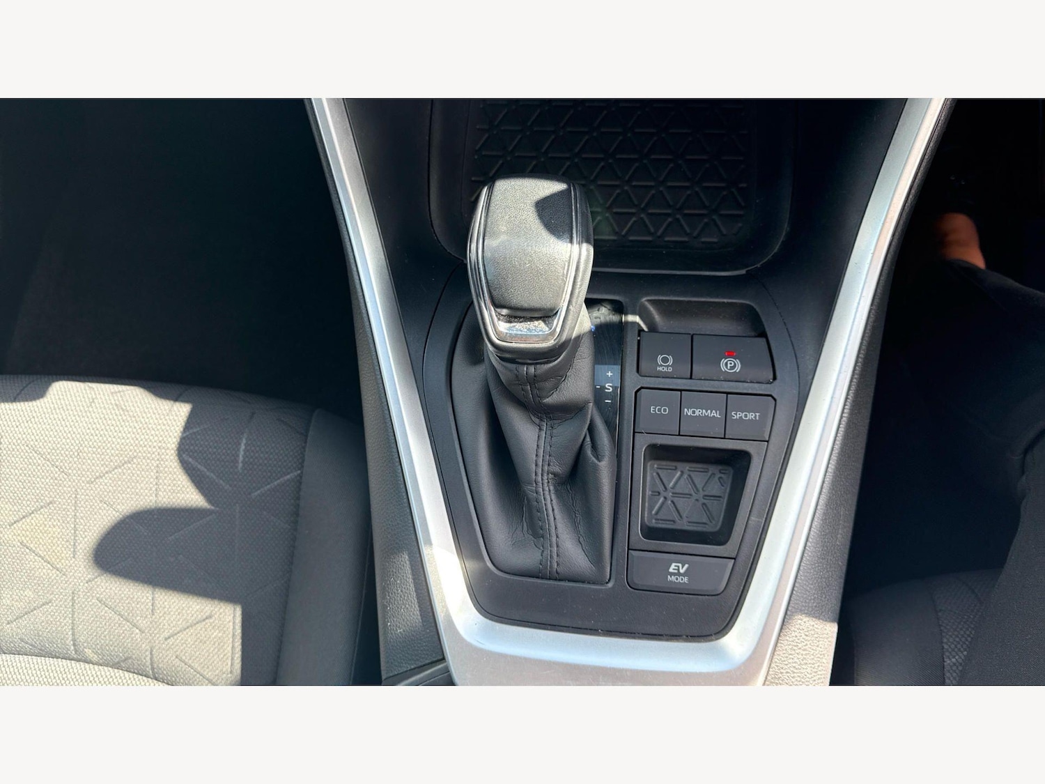 Used Toyota RAV4 2020 for sale - 78127779: Photo 42