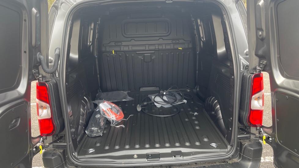 Used Toyota ProAce 2023 for sale - 76398226: Photo 16