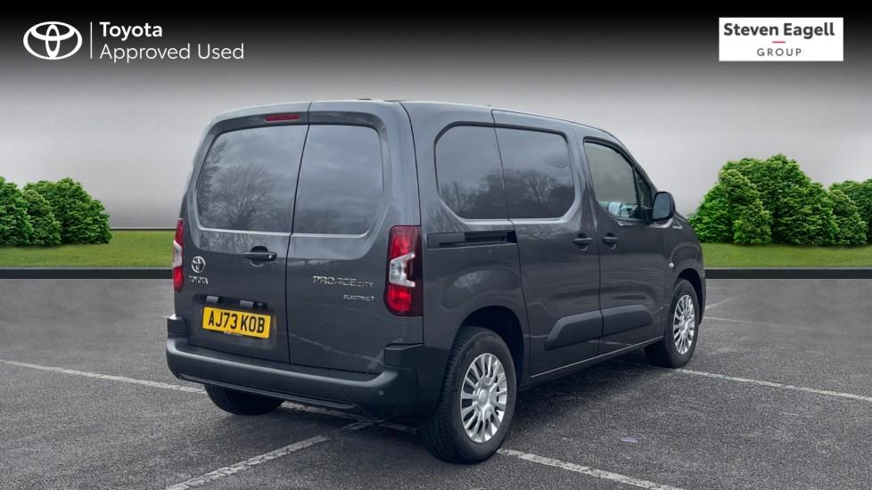 Used Toyota ProAce 2023 for sale - 76398226: Photo 2