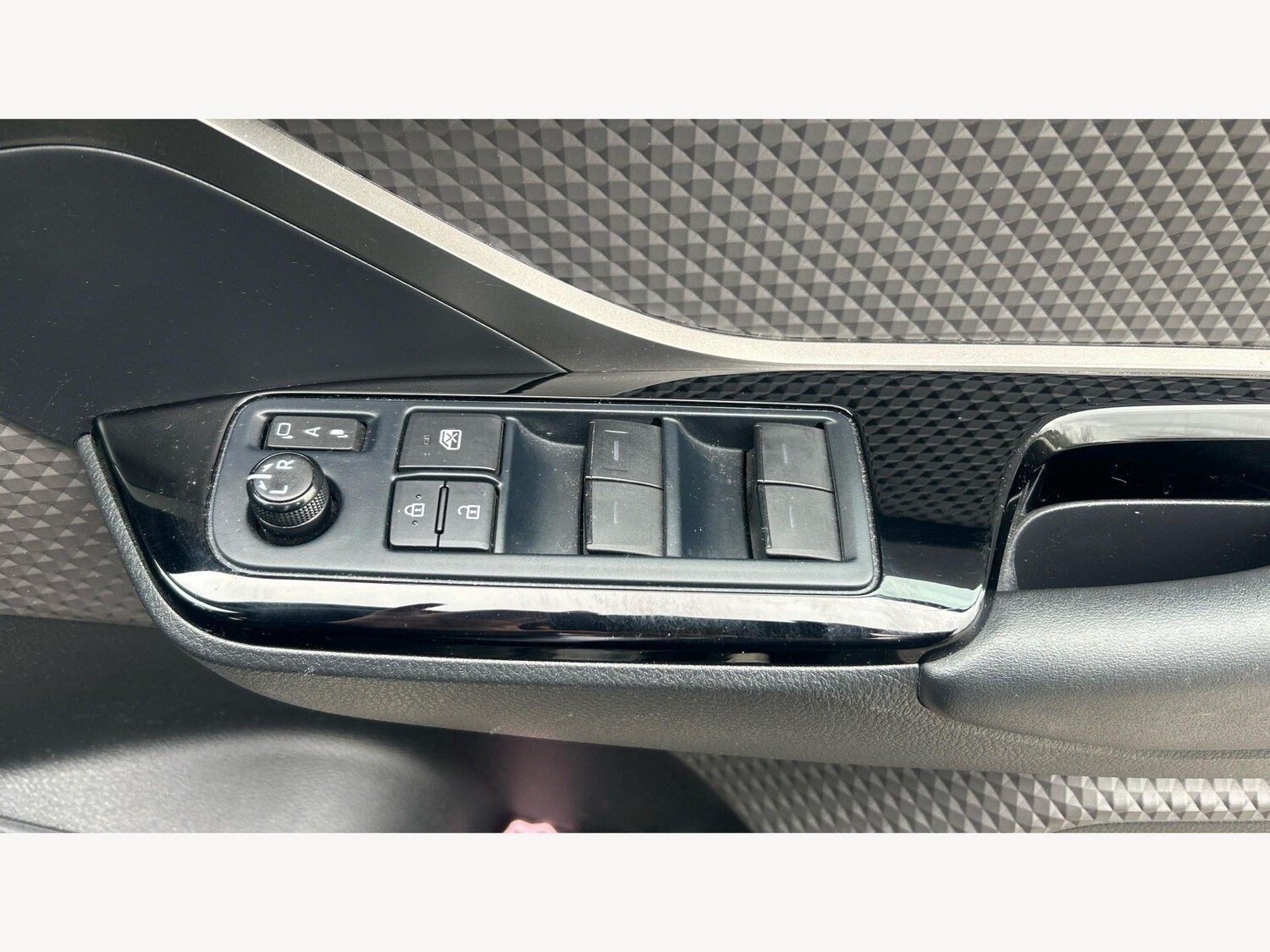 Used Toyota C-HR 2022 for sale - 78019716: Photo 28