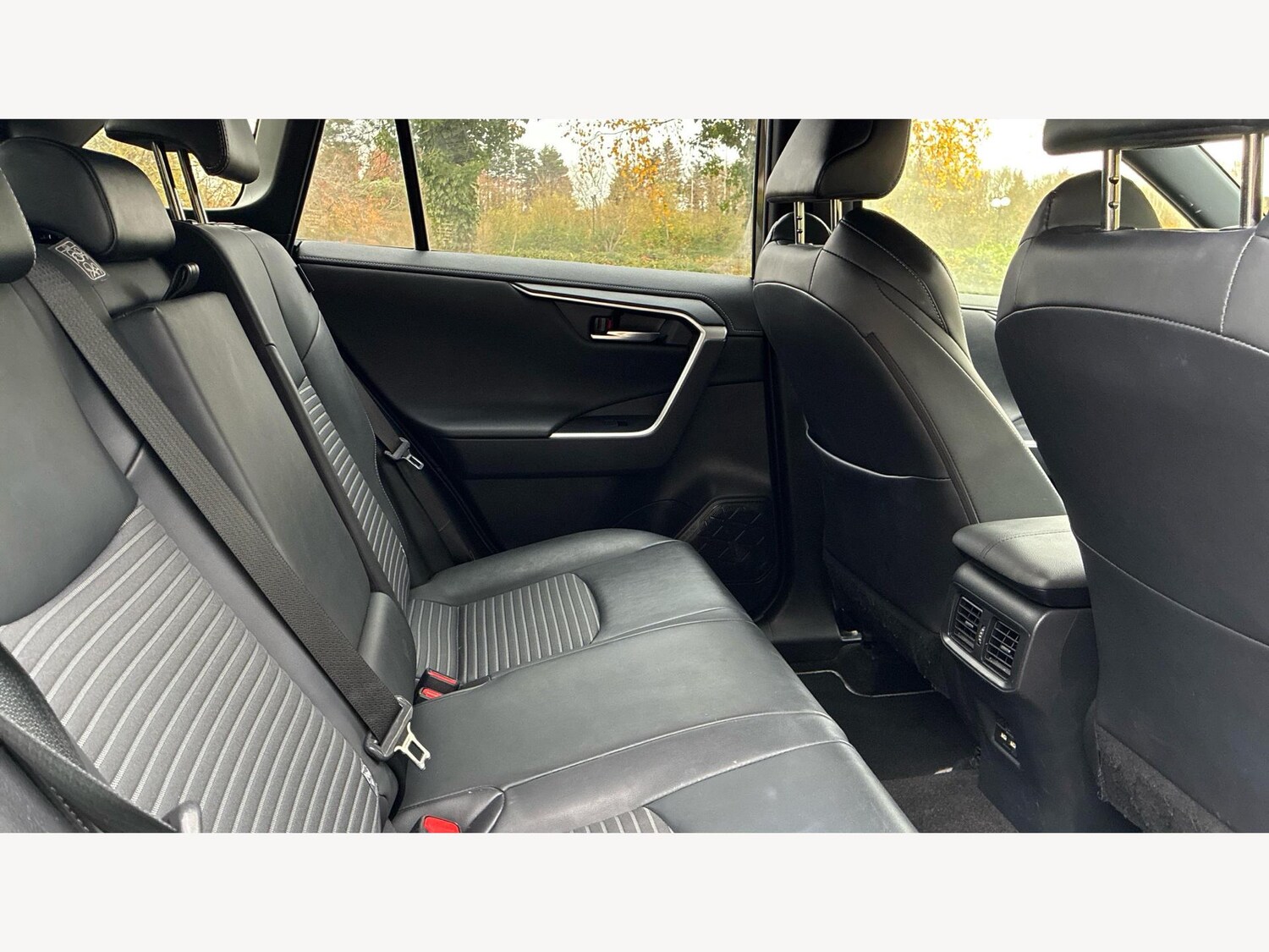 Used Toyota RAV4 2021 for sale - 76562388: Photo 14