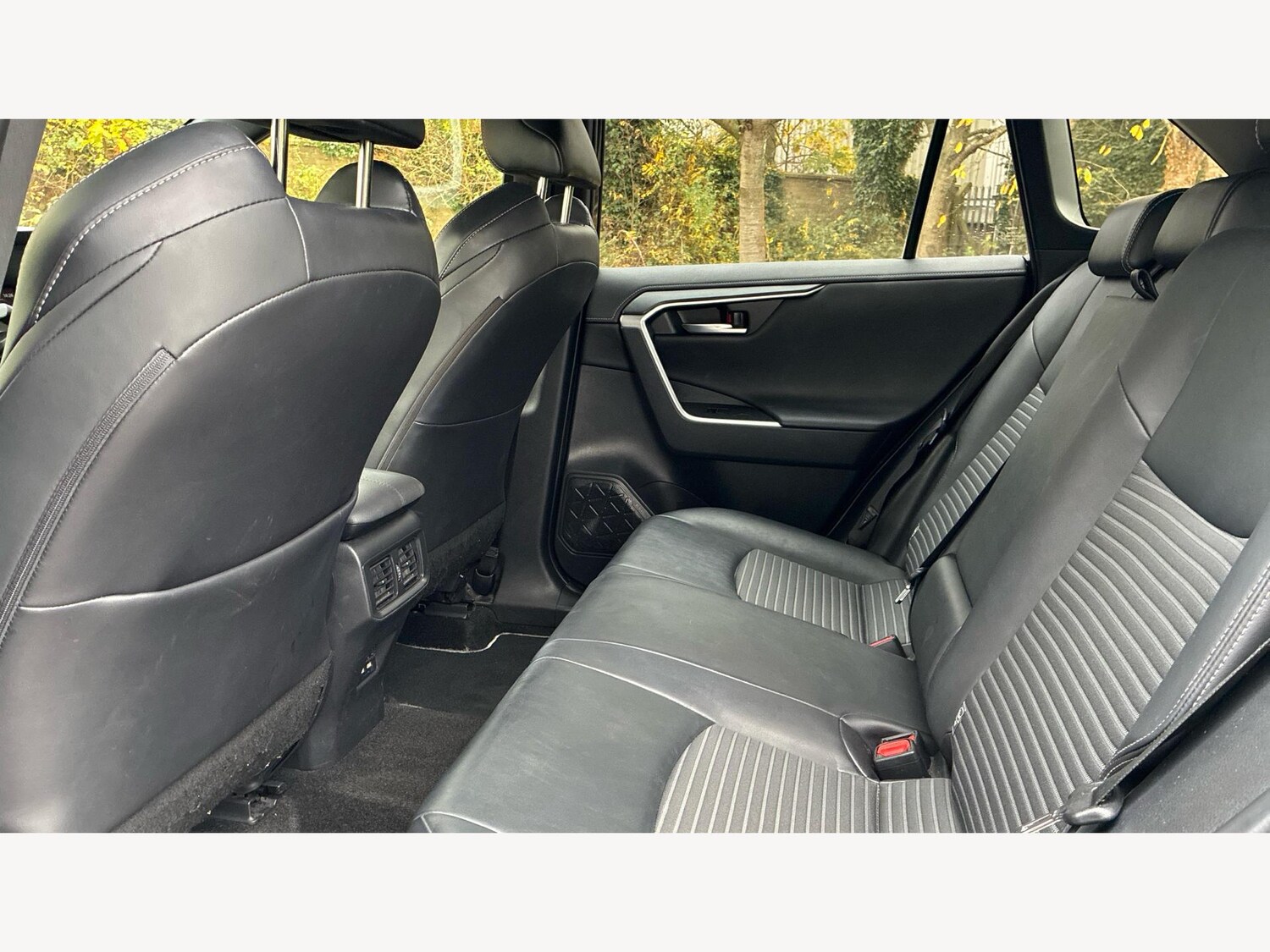 Used Toyota RAV4 2021 for sale - 76562388: Photo 15