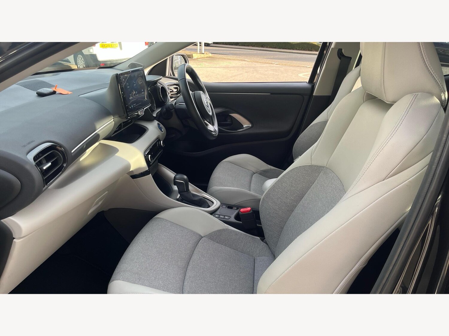 Used Toyota Yaris for sale - 76538965: Photo 12