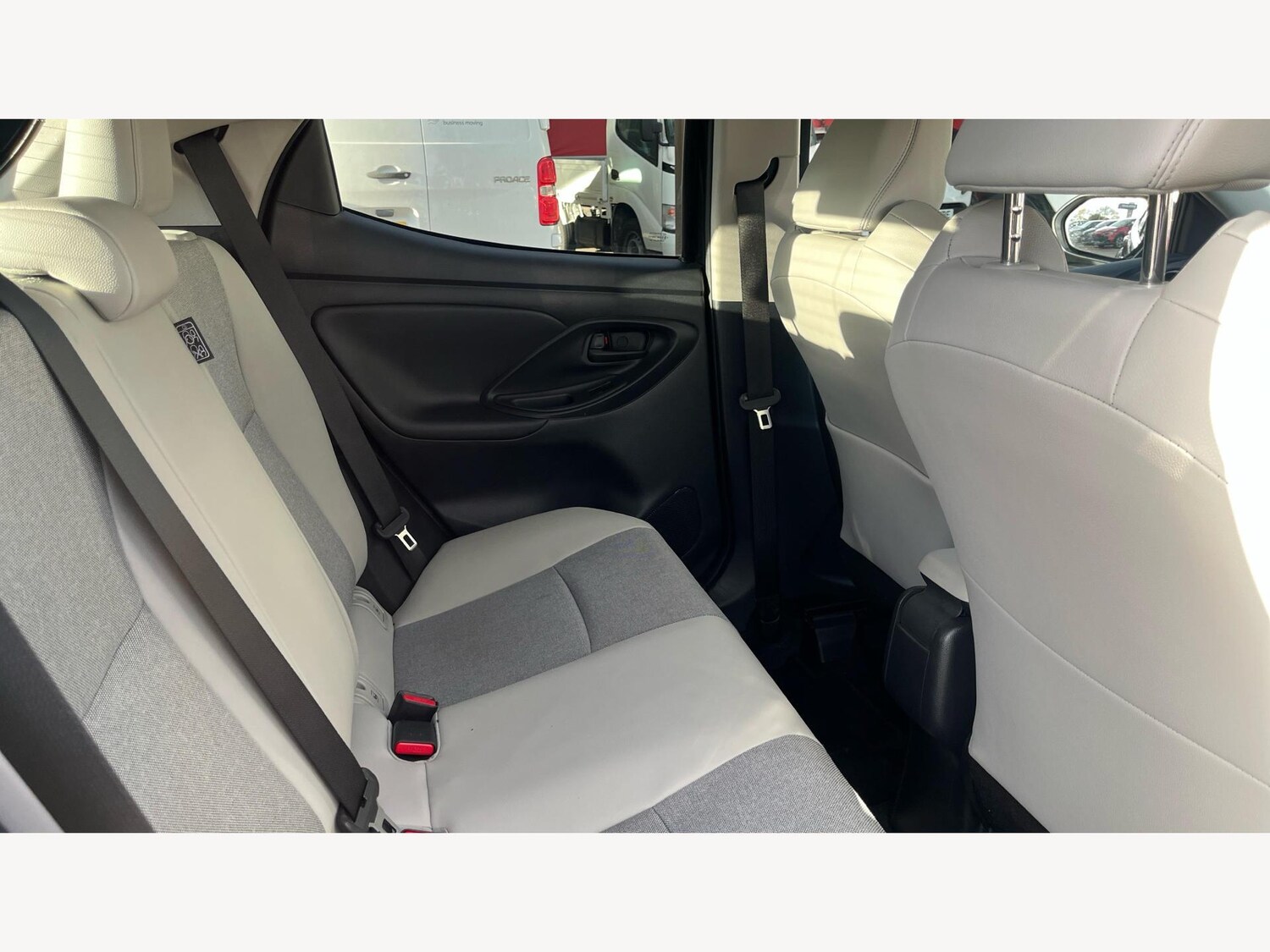 Used Toyota Yaris for sale - 76538965: Photo 14