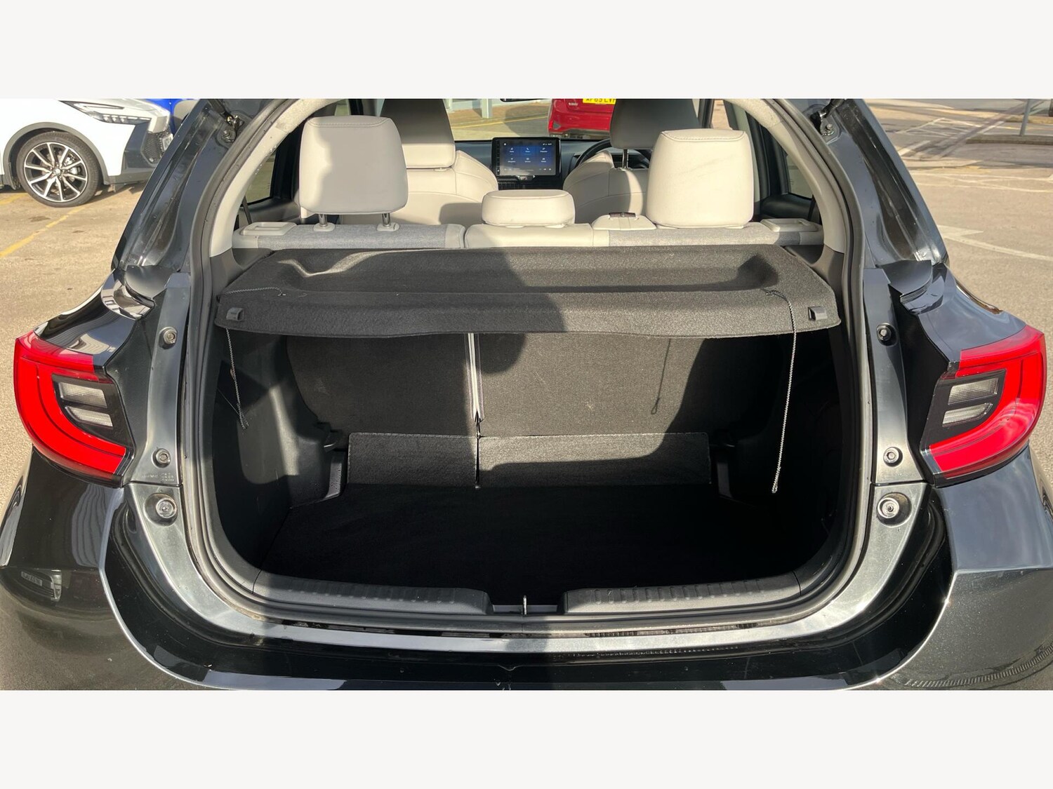 Used Toyota Yaris for sale - 76538965: Photo 16