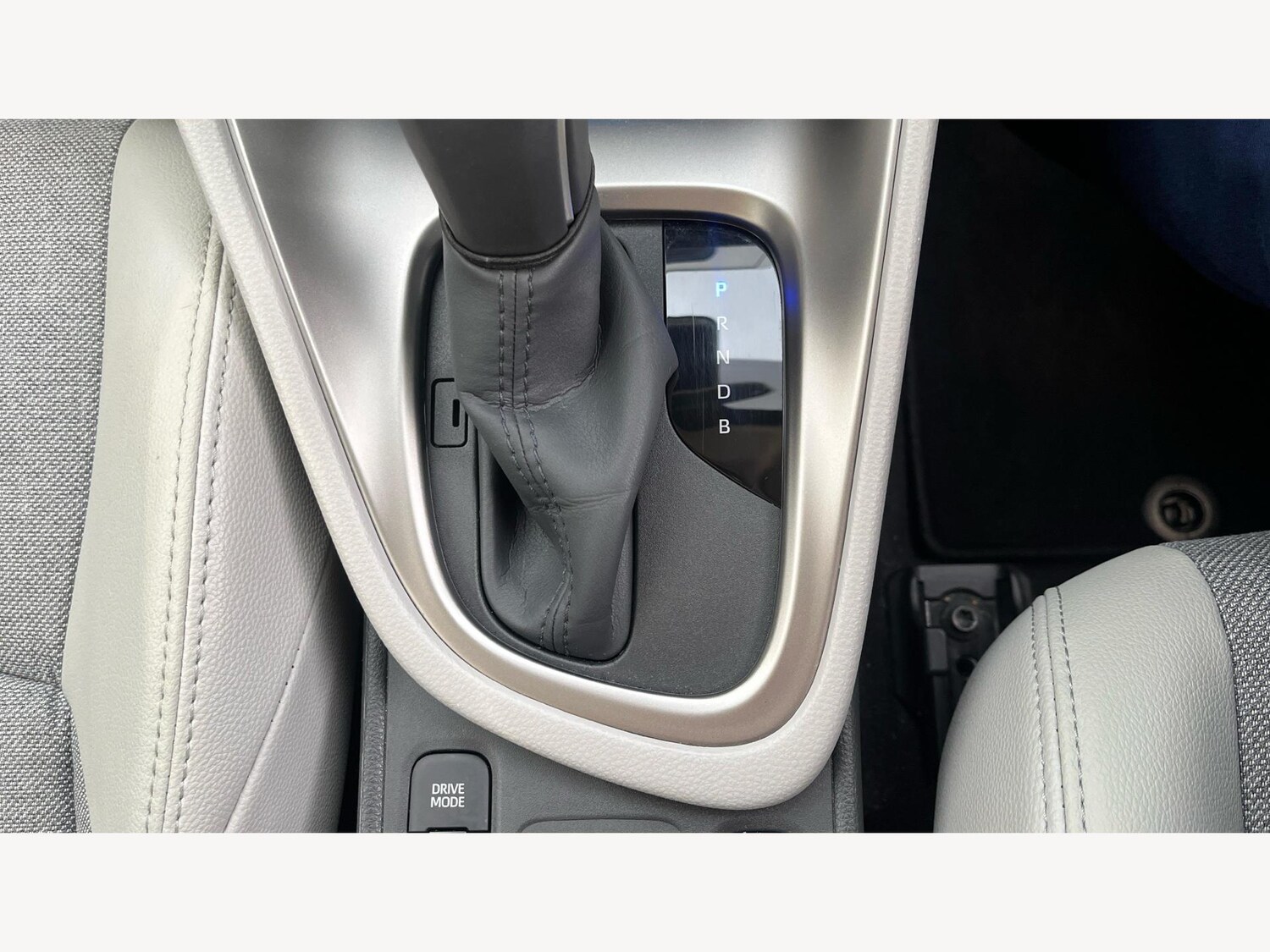 Used Toyota Yaris for sale - 76538965: Photo 28