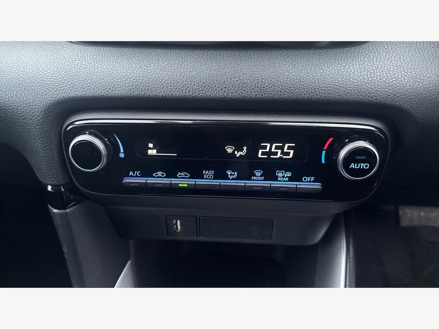 Used Toyota Yaris 2022 for sale - 77103645: Photo 28