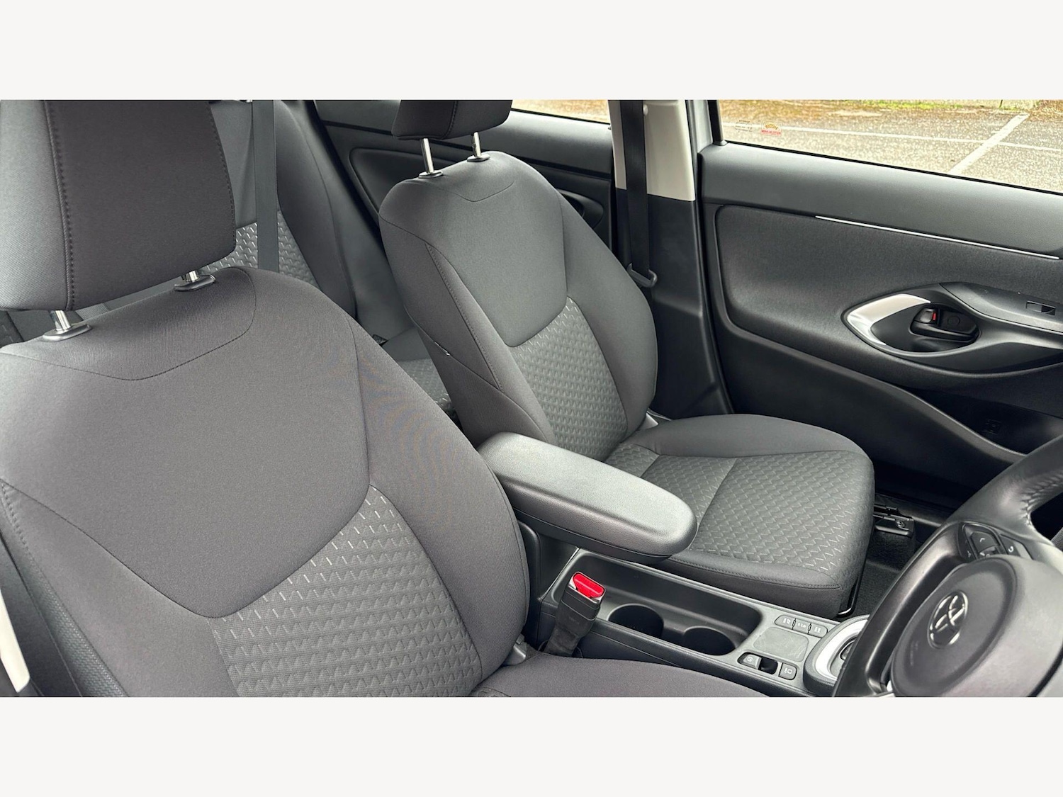 Used Toyota Yaris Cross 2025 for sale - 78035054: Photo 25