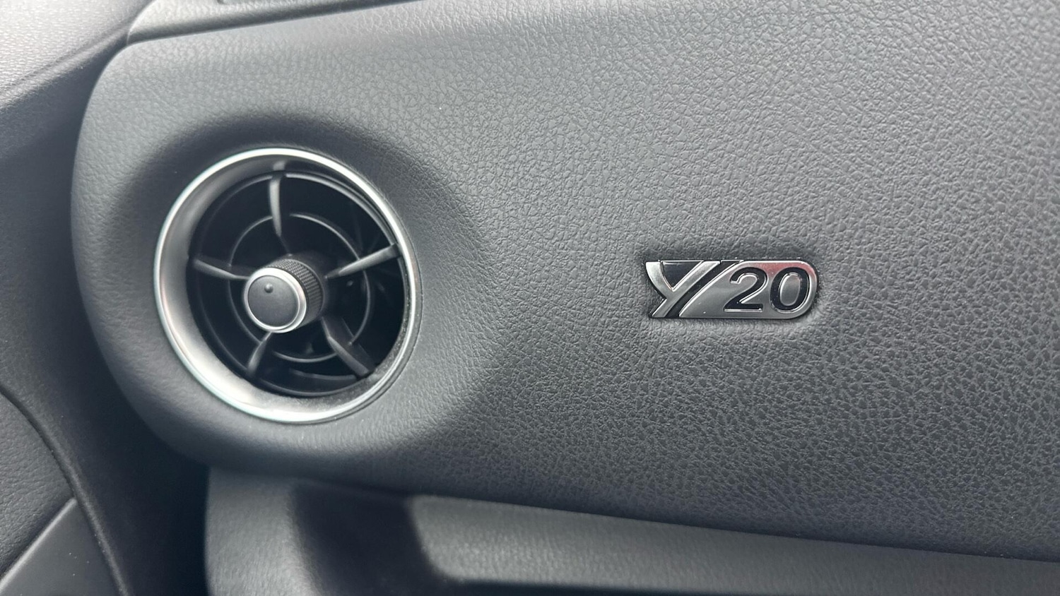 Used Toyota Yaris 2020 for sale - 77081535: Photo 37