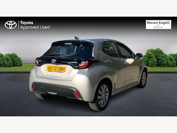 Used Toyota Yaris 2022 for sale - 76151916: Photo 2