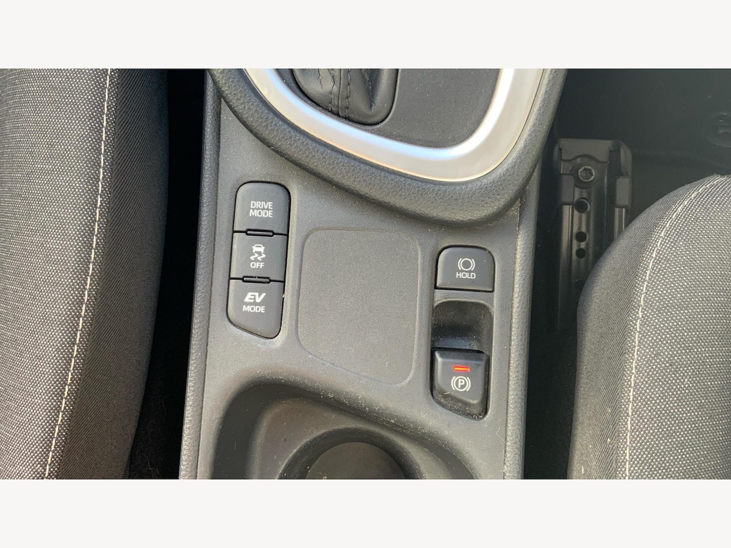 Used Toyota Yaris 2022 for sale - 76151916: Photo 32