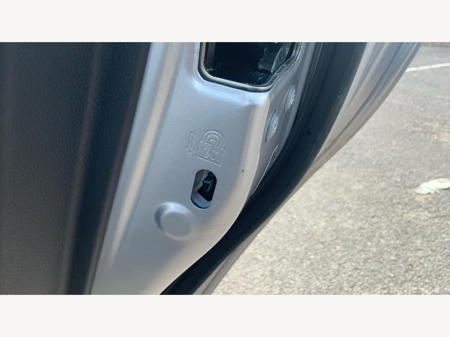 Used Toyota Yaris 2022 for sale - 76151916: Photo 42