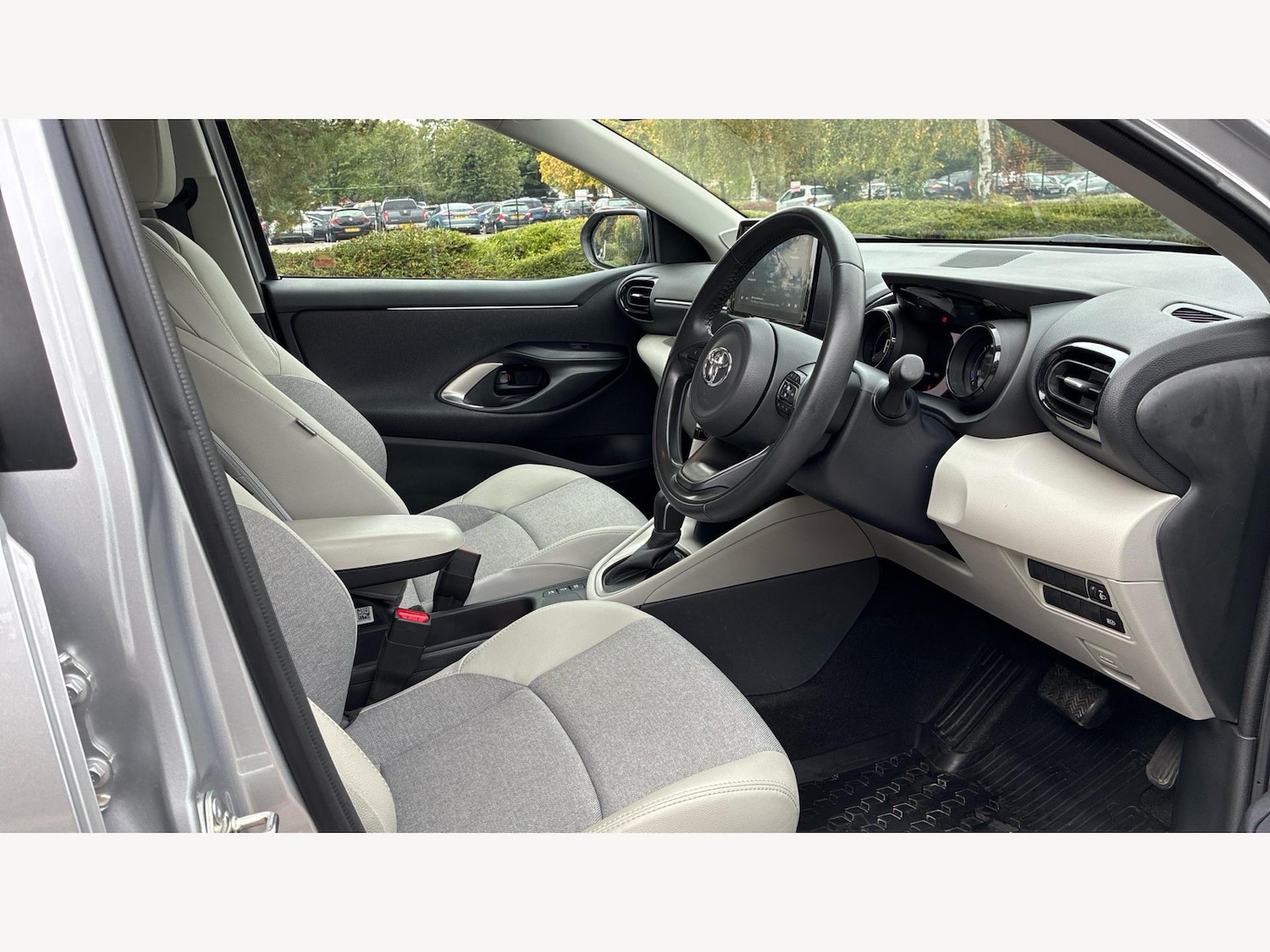 Used Toyota Yaris 2023 for sale - 76175119: Photo 13