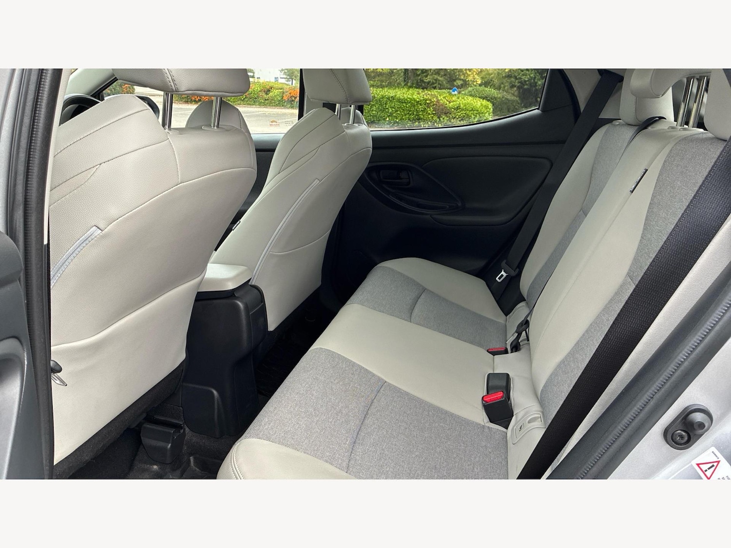 Used Toyota Yaris 2023 for sale - 76175119: Photo 15
