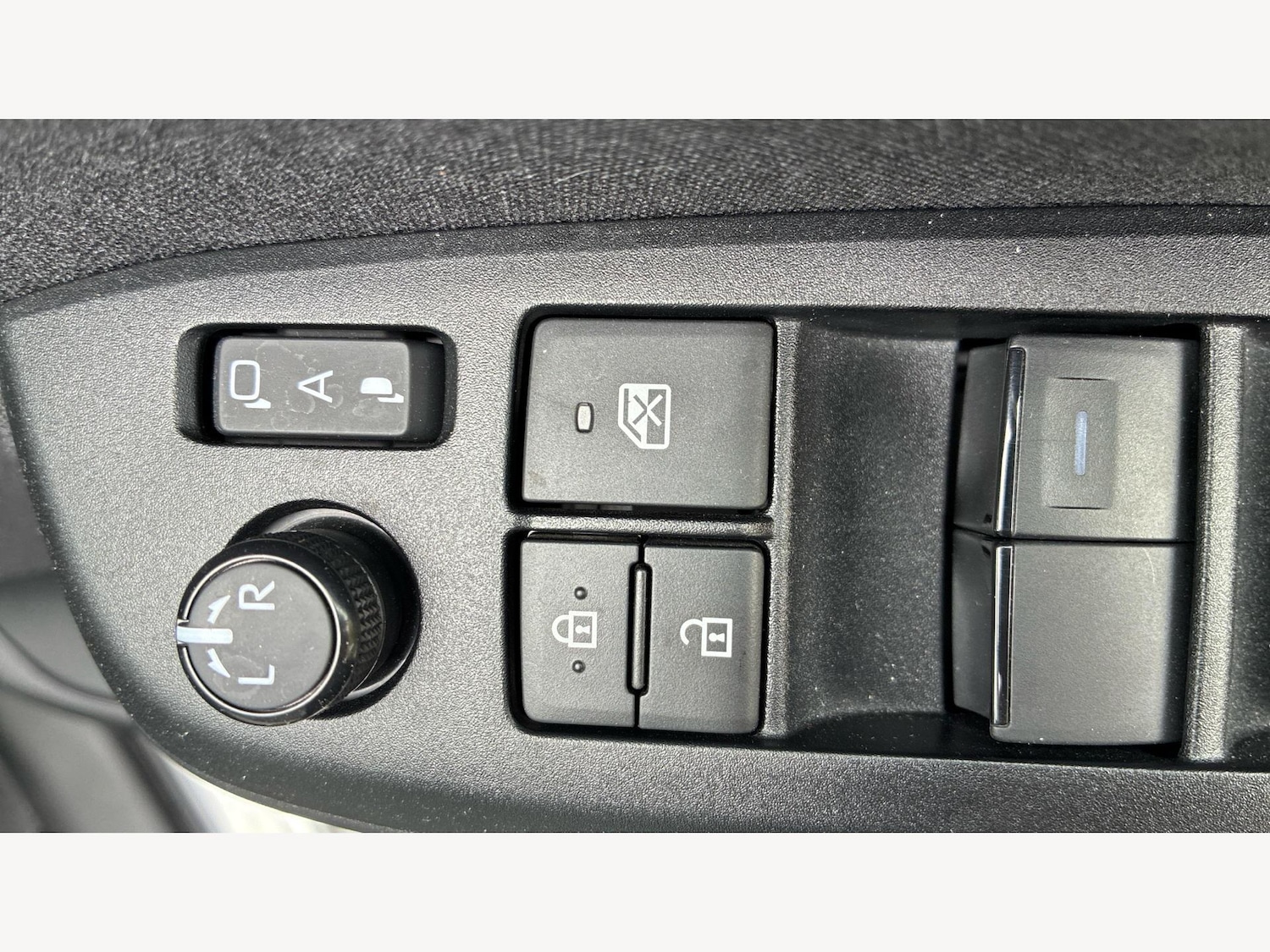 Used Toyota Yaris 2023 for sale - 76175119: Photo 26