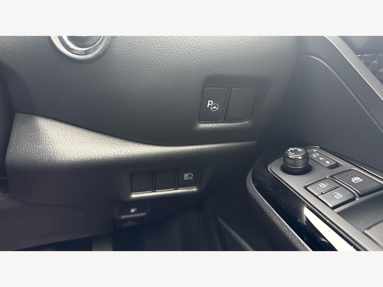 Used Toyota C-HR 2023 for sale - 78020162: Photo 29