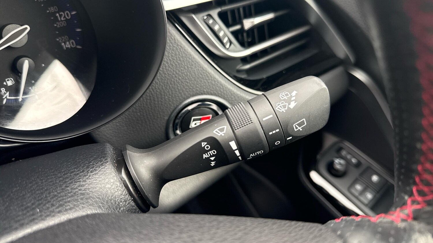 Used Toyota C-HR 2023 for sale - 78020162: Photo 33