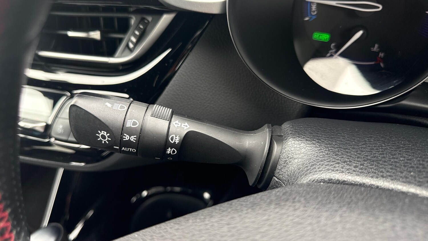 Used Toyota C-HR 2023 for sale - 78020162: Photo 34