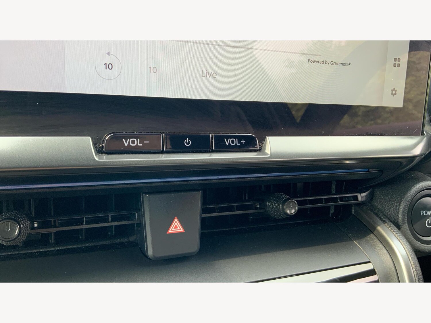 Used Toyota C-HR 2024 for sale - 76020678: Photo 32