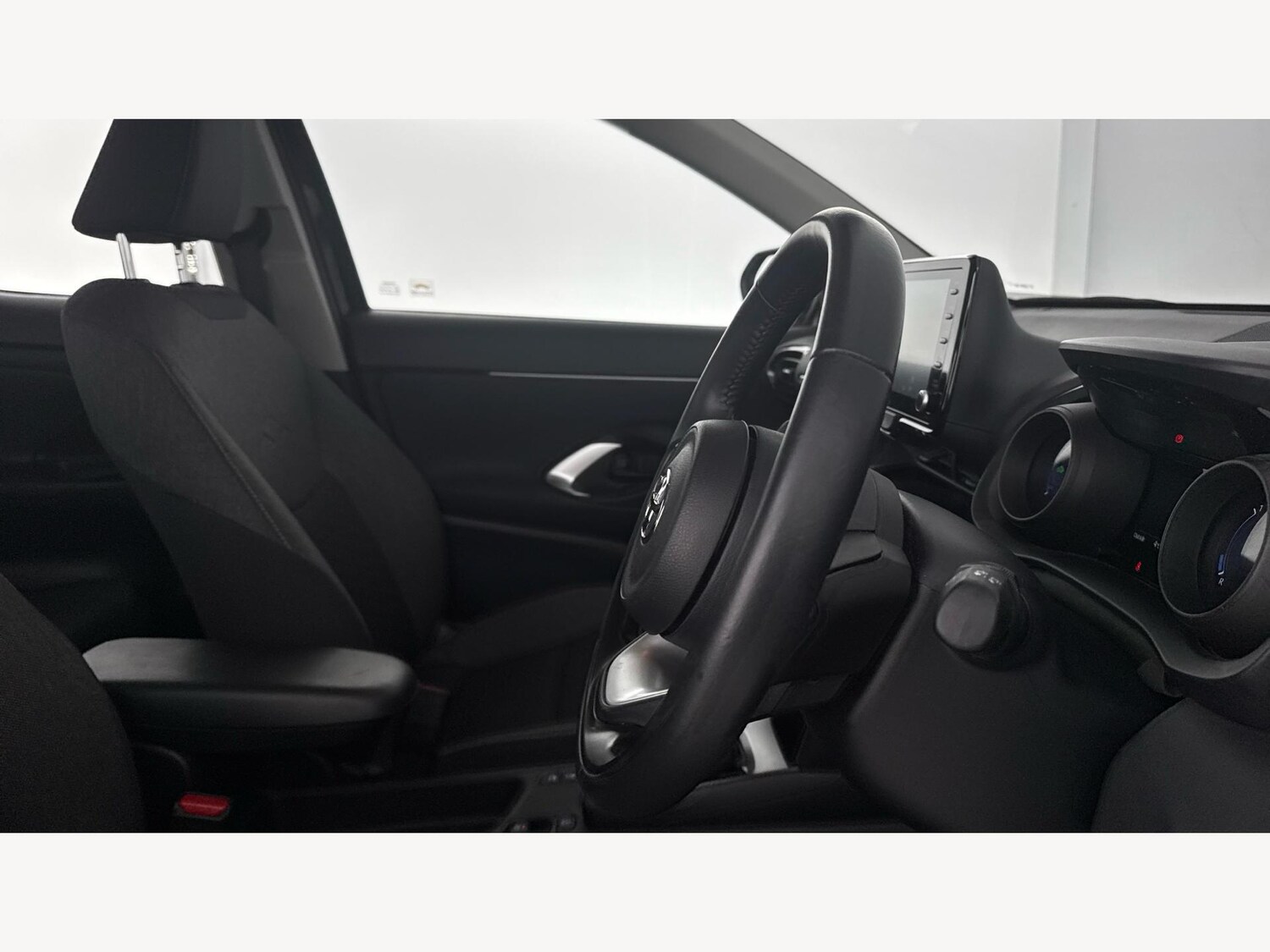 Used Toyota Yaris Cross 2023 for sale - 77098173: Photo 13