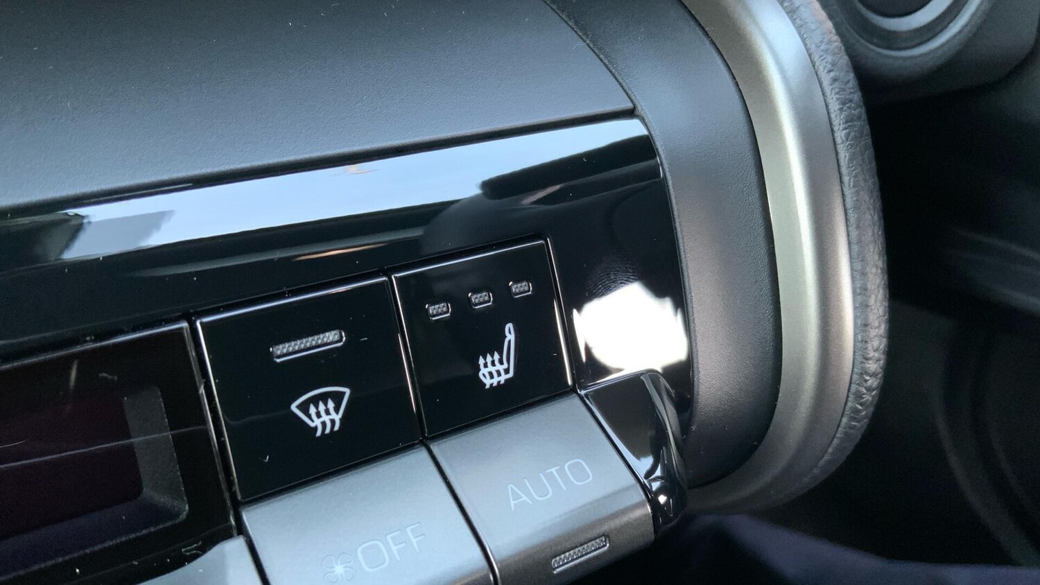 Used Toyota C-HR for sale - 77612215: Photo 42