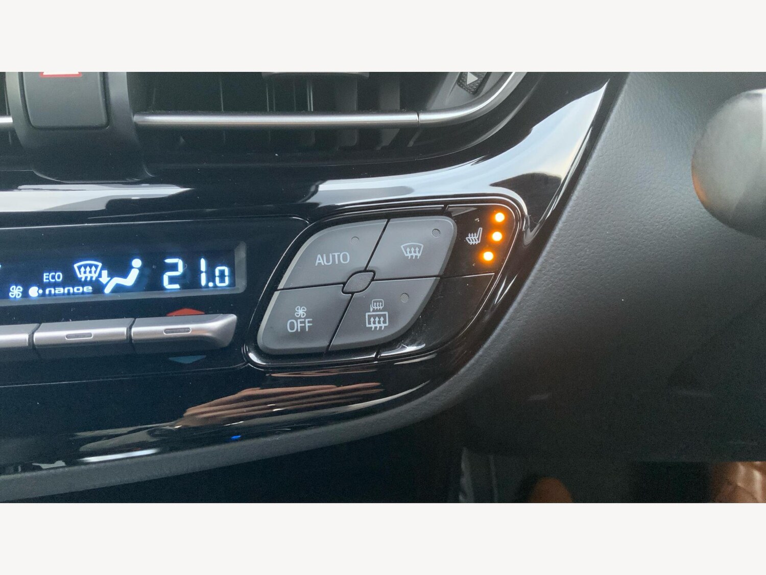 Used Toyota C-HR 2019 for sale - 76561906: Photo 32