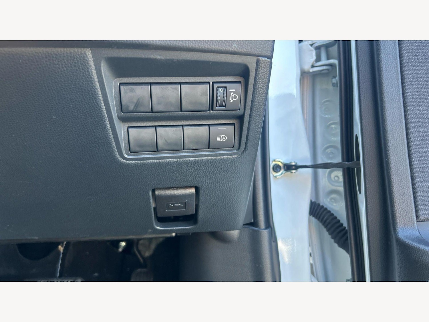 Used Toyota Yaris 2024 for sale - 78058417: Photo 26