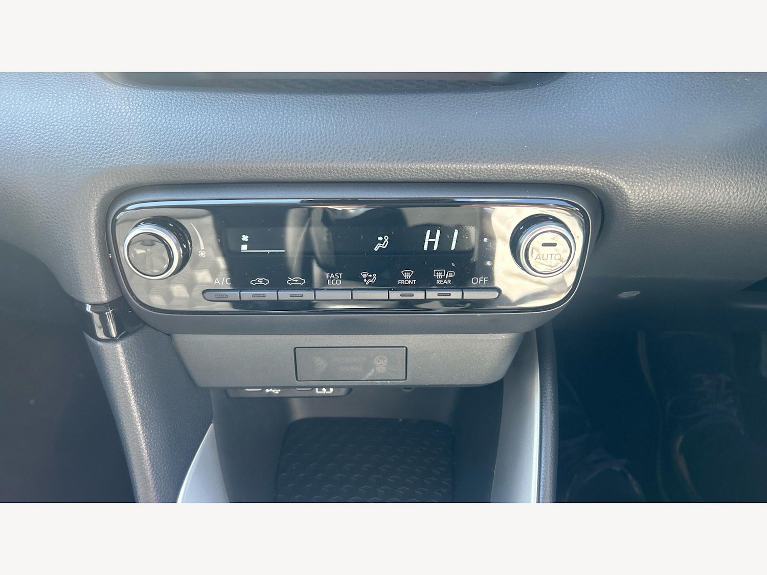 Used Toyota Yaris 2024 for sale - 78058417: Photo 31