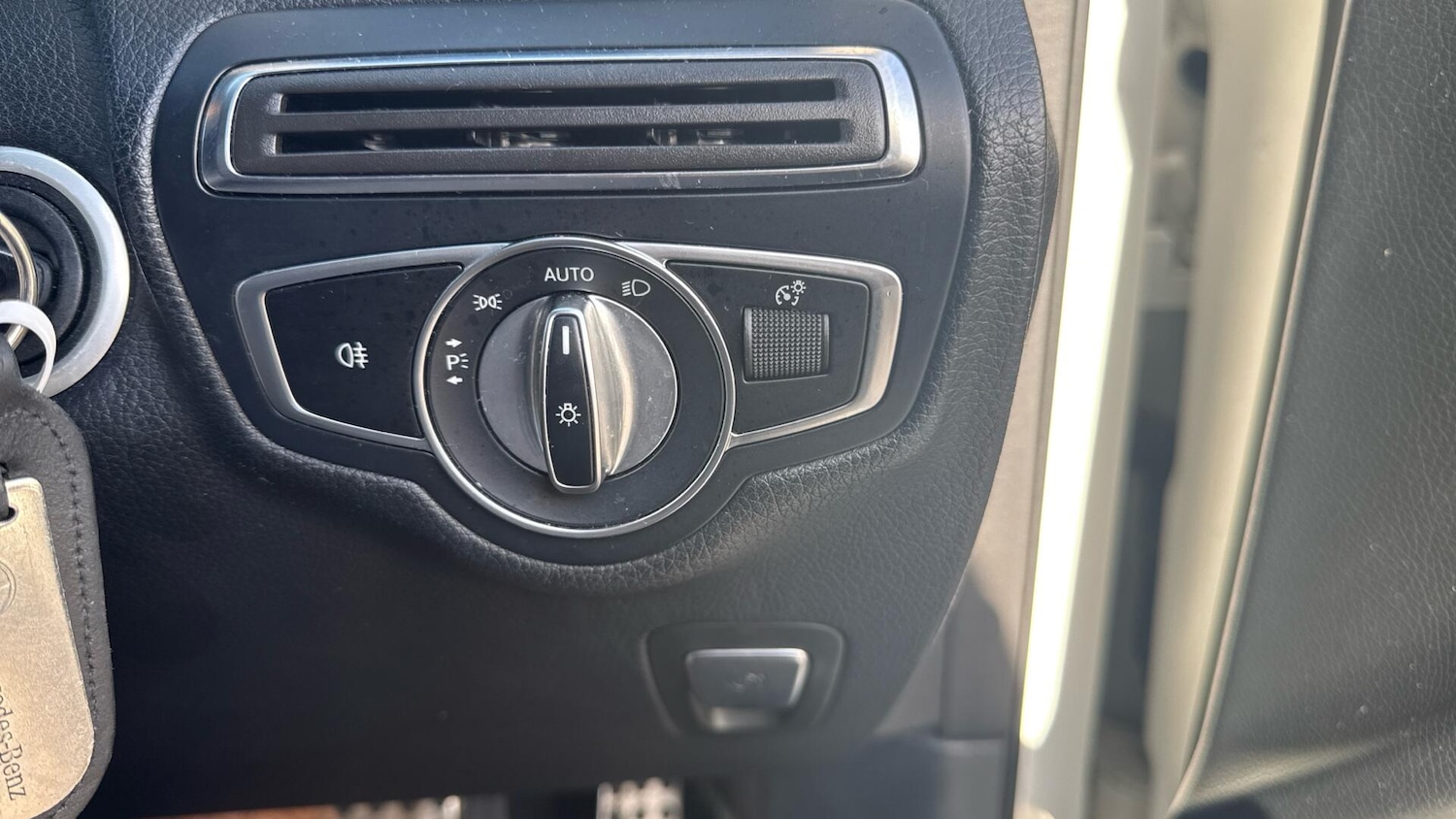 Used Mercedes-Benz GLC 2018 for sale - 77908576: Photo 35