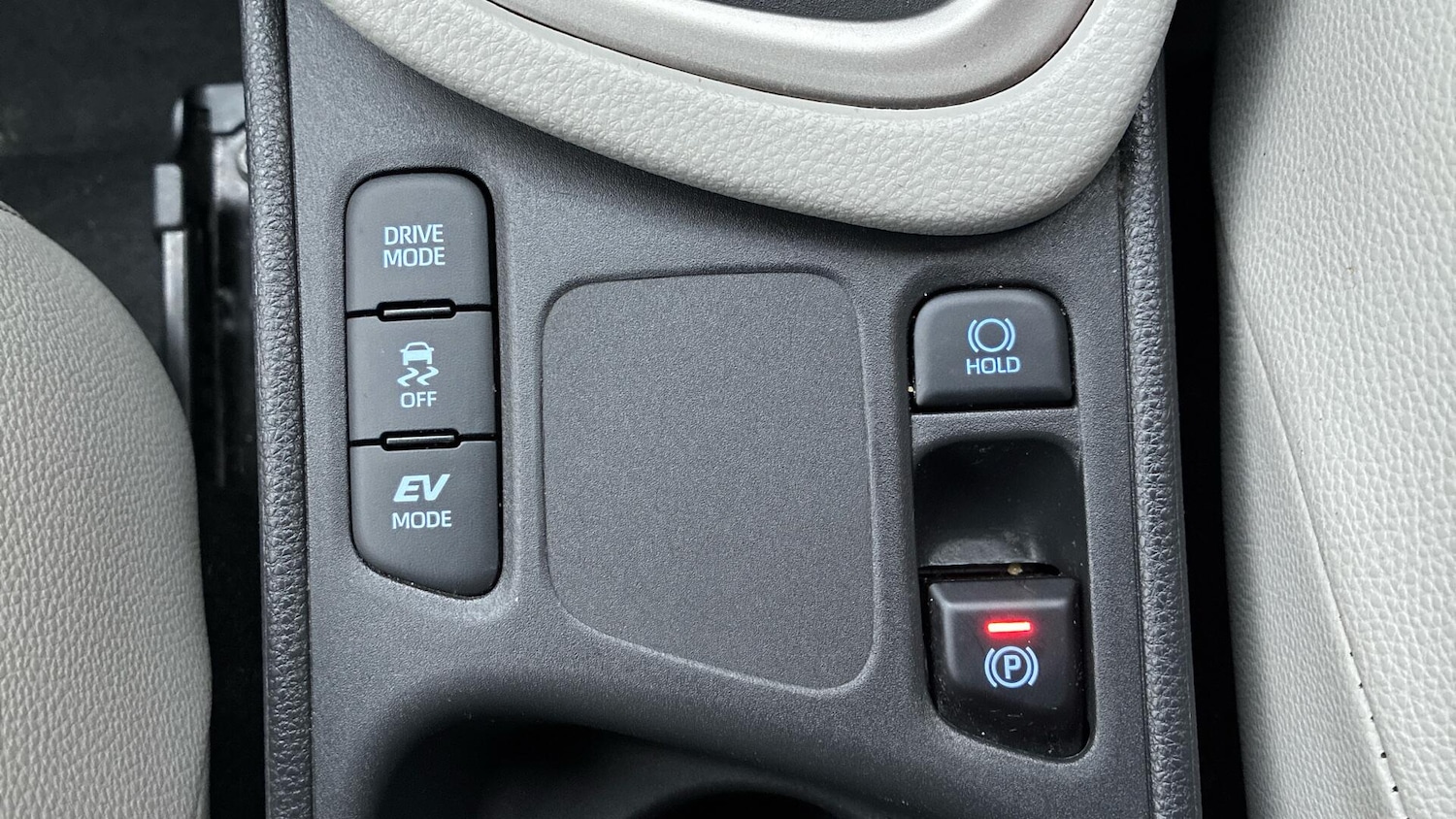 Used Toyota Yaris 2022 for sale - 76423680: Photo 39