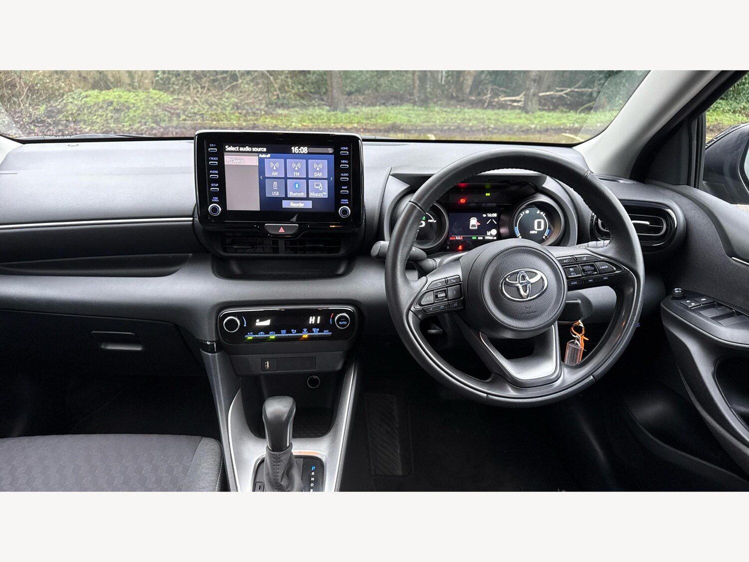 Used Toyota Yaris 2022 for sale - 77575188: Photo 7