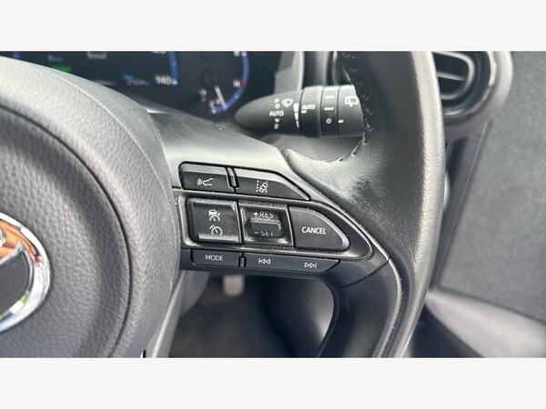 Used Toyota Yaris Cross 2022 for sale - 75327335: Photo 24