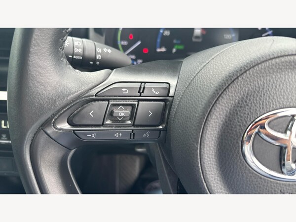 Used Toyota Yaris Cross 2022 for sale - 75327335: Photo 27