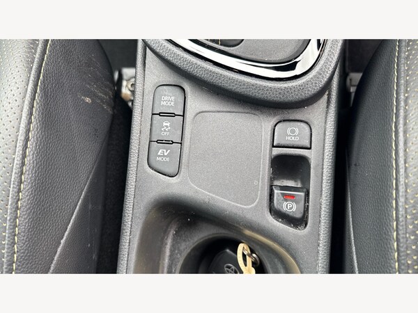 Used Toyota Yaris Cross 2022 for sale - 75327335: Photo 30