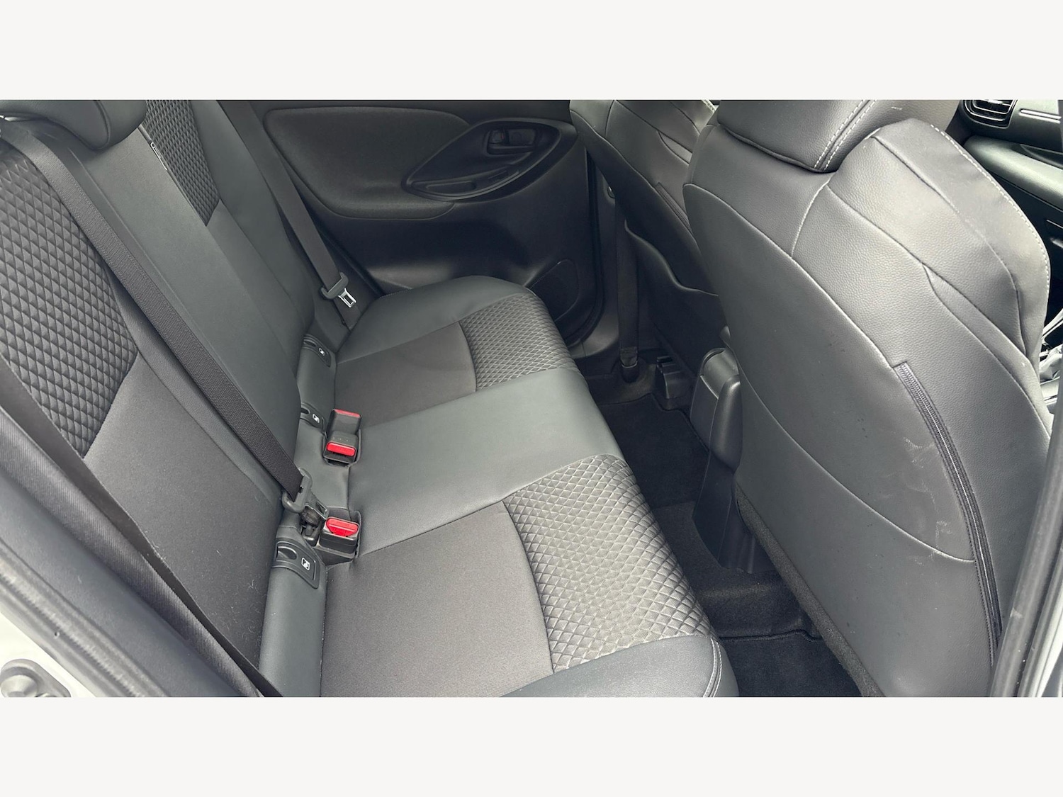 Used Toyota Yaris 2022 for sale - 76269990: Photo 14
