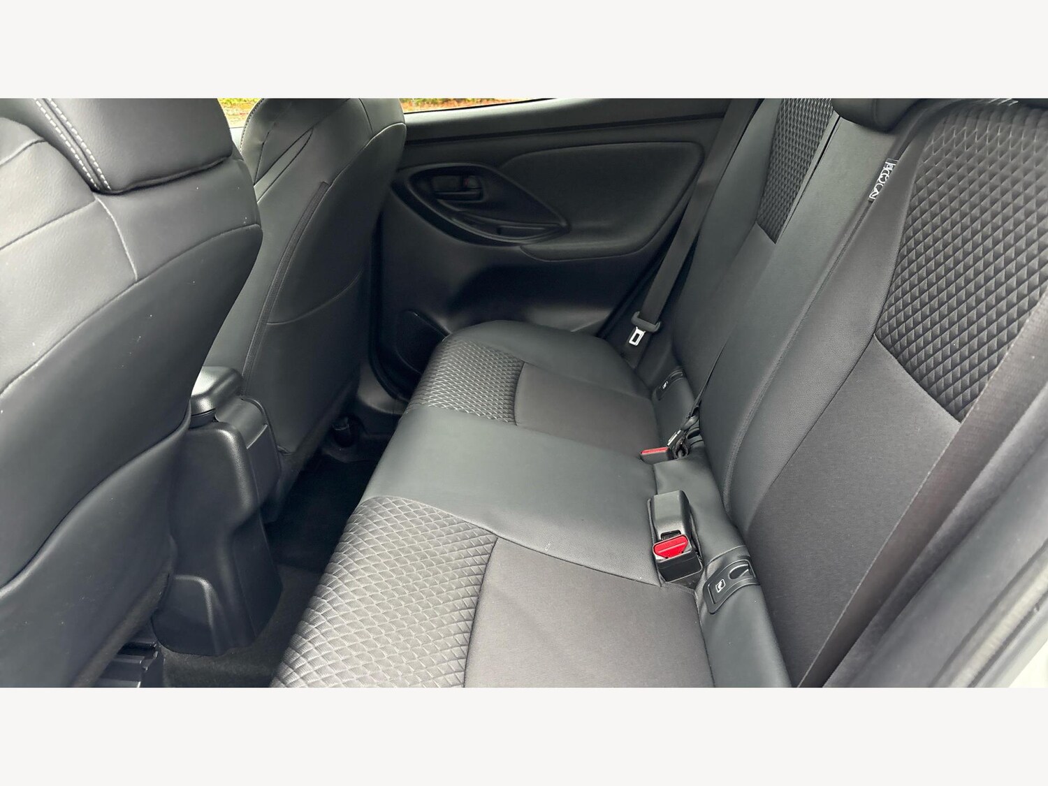 Used Toyota Yaris 2022 for sale - 76269990: Photo 15