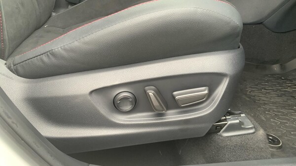 Used Toyota C-HR 2025 for sale - 75645654: Photo 40