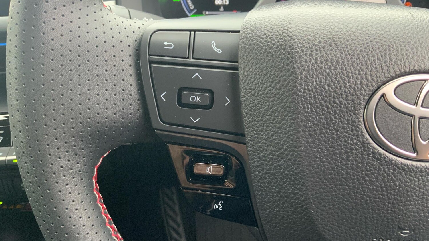 Used Toyota C-HR 2023 for sale - 77109910: Photo 41