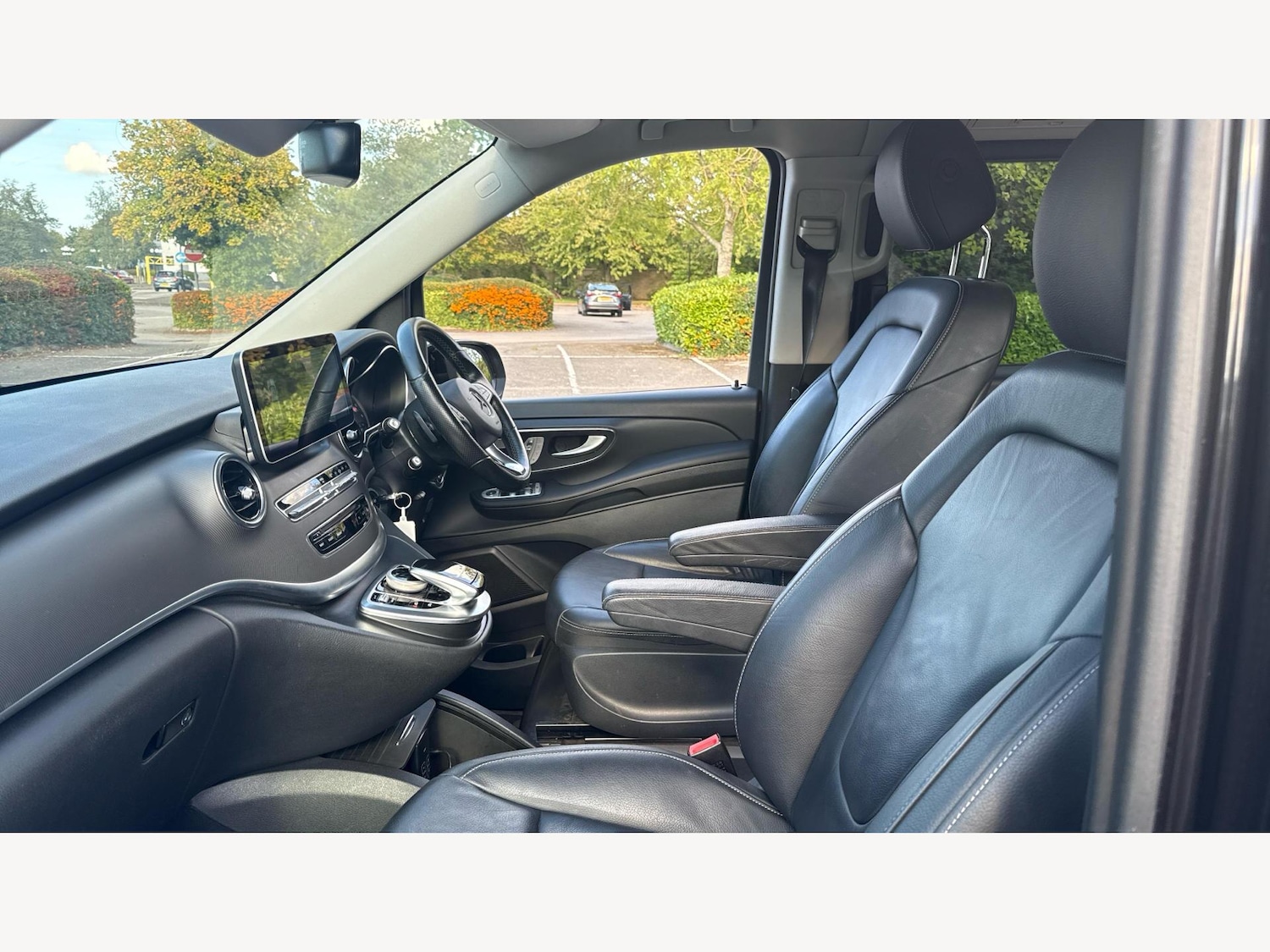 Used Mercedes-Benz V-Class 2017 for sale - 76041823: Photo 12