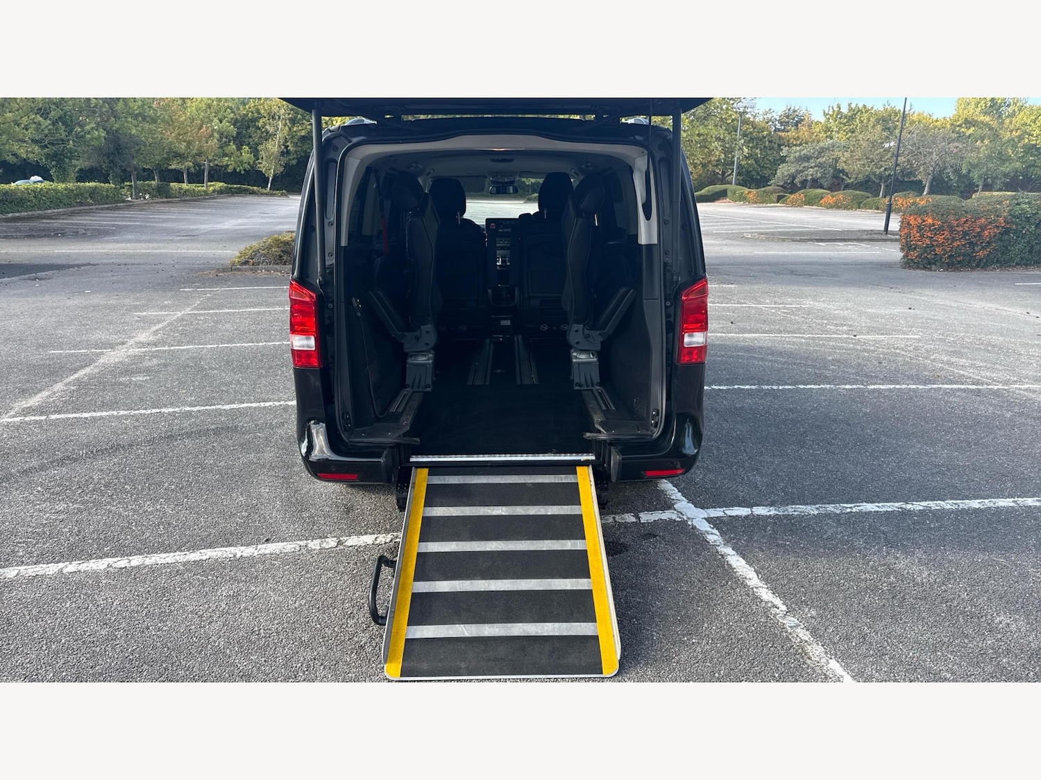 Used Mercedes-Benz V-Class 2017 for sale - 76041823: Photo 16