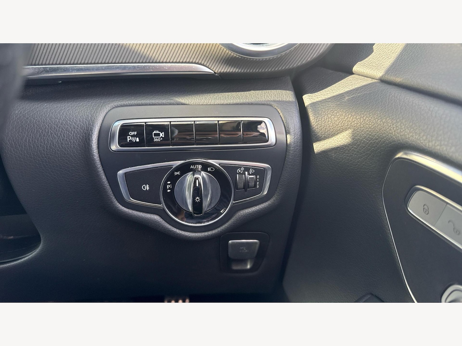 Used Mercedes-Benz V-Class 2017 for sale - 76041823: Photo 33