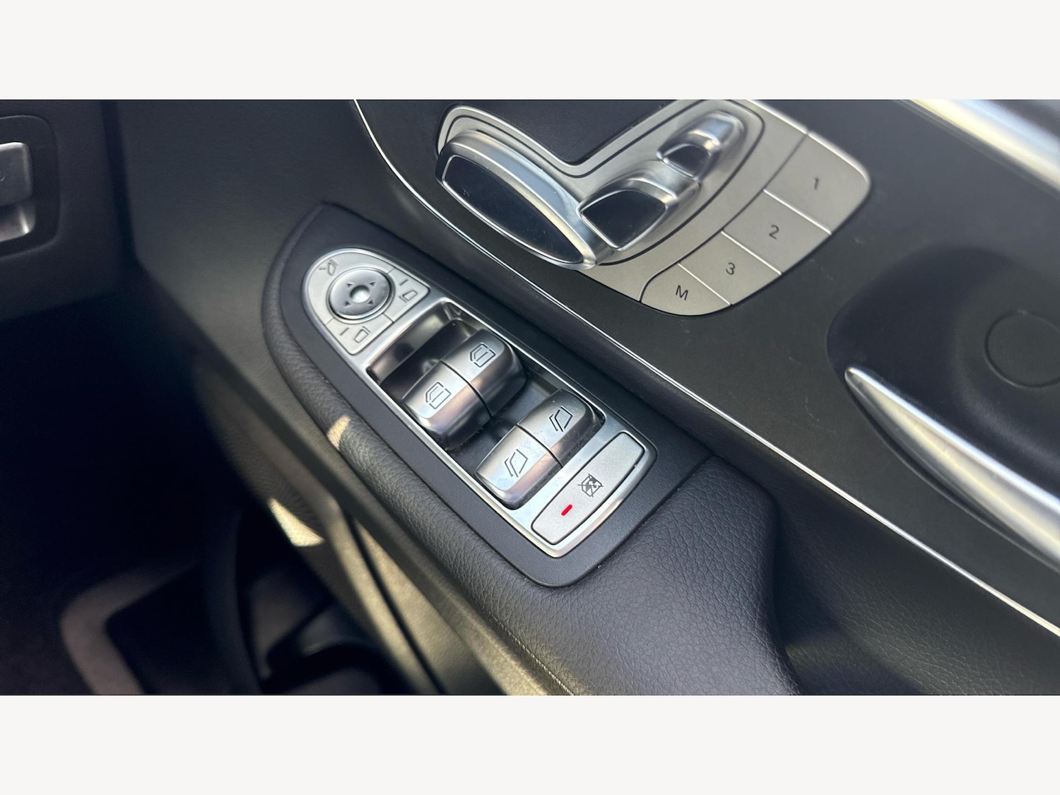 Used Mercedes-Benz V-Class 2017 for sale - 76041823: Photo 34
