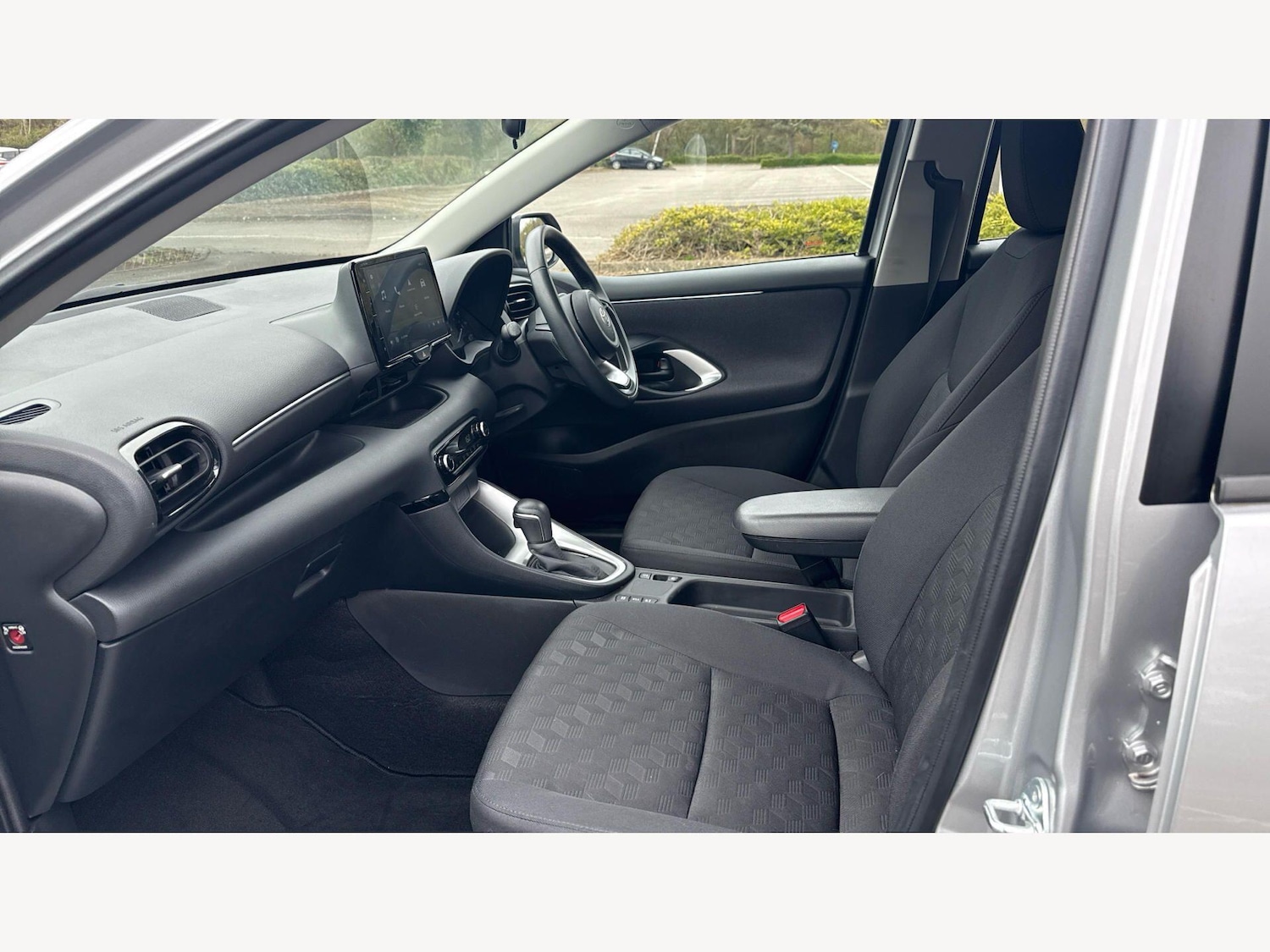 Used Toyota Yaris 2024 for sale - 78034116: Photo 12