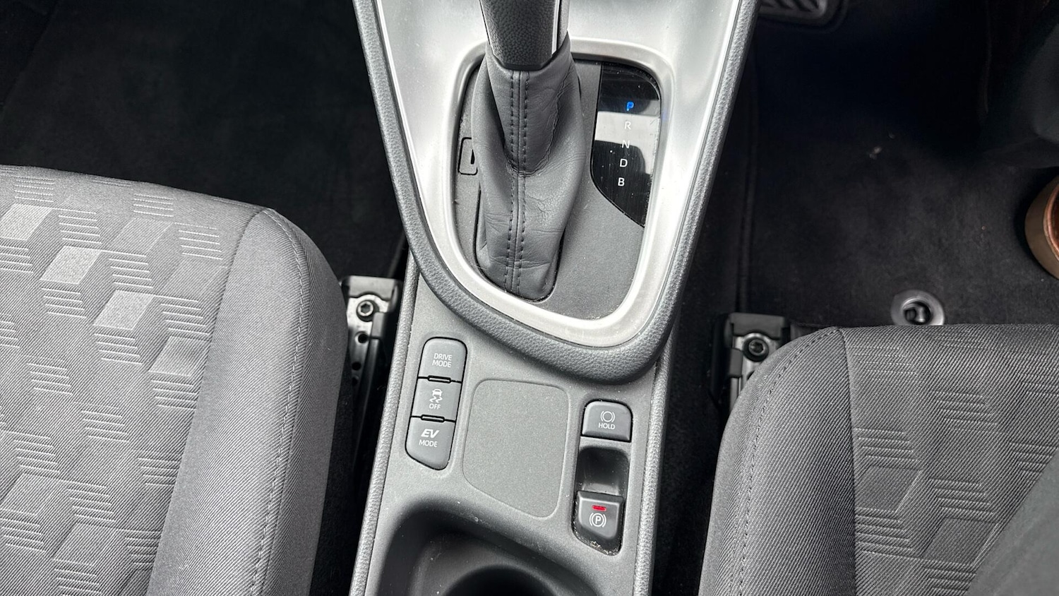 Used Toyota Yaris 2024 for sale - 78034116: Photo 32